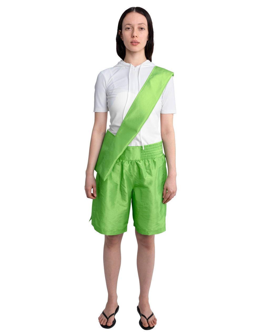 REVERSIBLE FLAT CROSSBODY BAG IN LIMEADE / PEARL