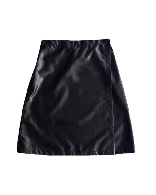 WRAP SKIRT IN BLACK TECH