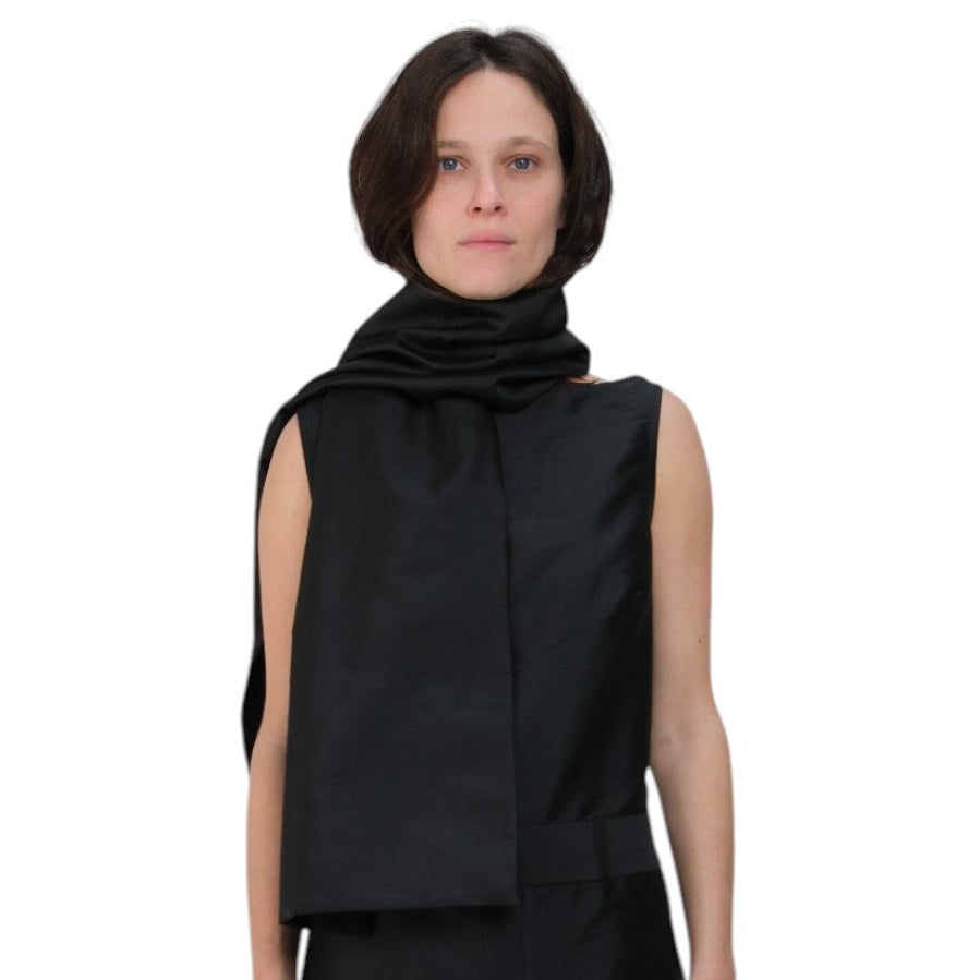 SCARF IN BLACK SILK