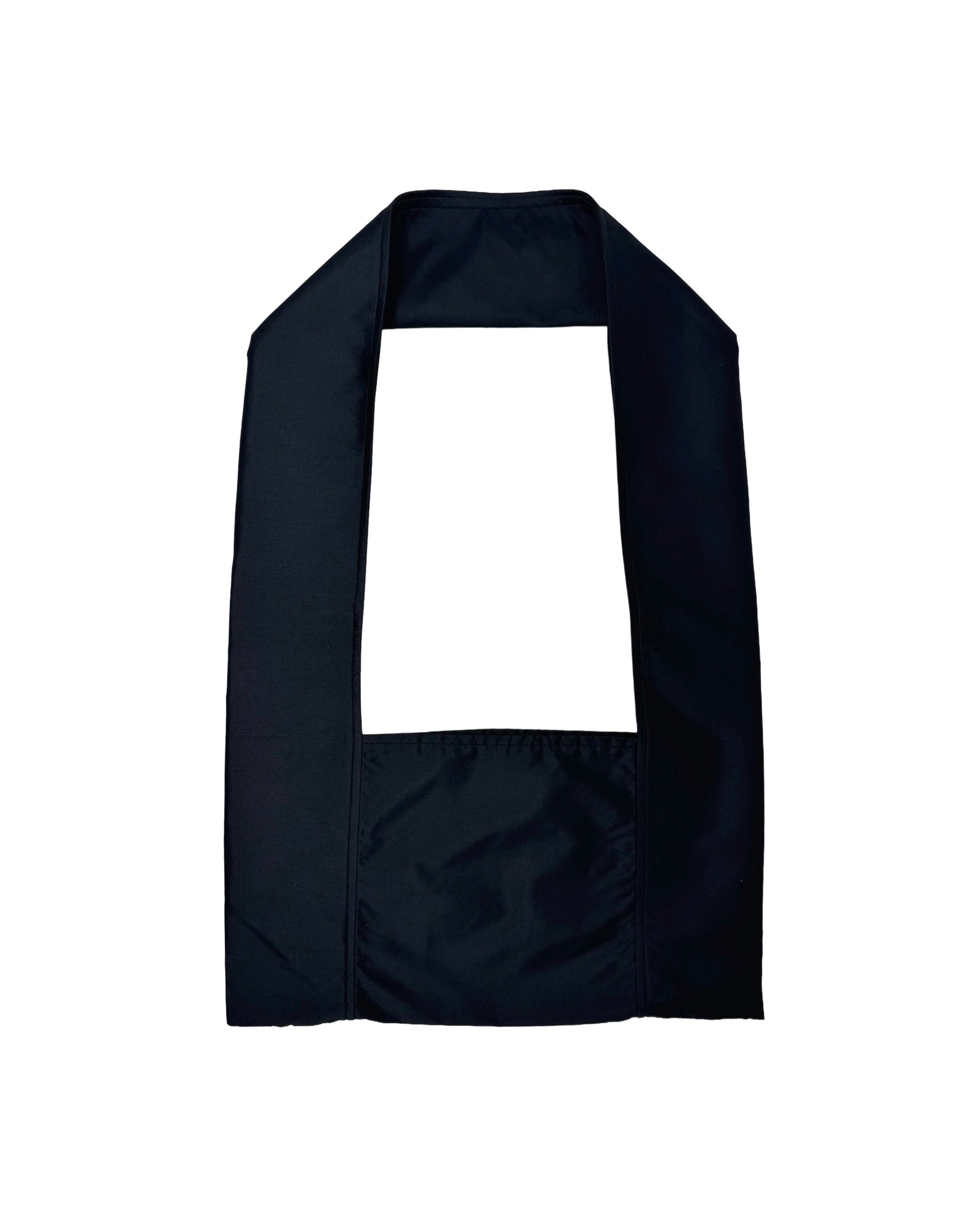 REVERSIBLE FLAT CROSSBODY BAG IN BLACK SILK